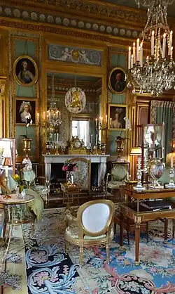 Общая гостиная больших апартаментов