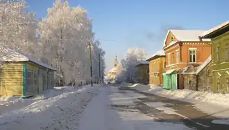 Улица Первомайская. Вид на Троицкую церковь (февраль 2010)