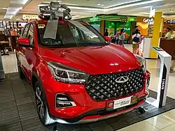 фейслифт 2022, отличие - другое оформление решётки радиатора