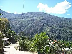 На въезде в посёлок