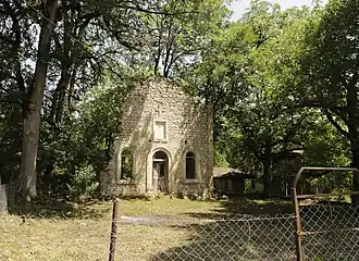 Руины церкви в селе