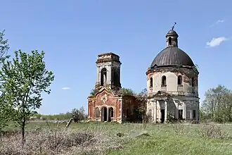 Развалины церкви Казанской иконы Божией Матери (1812) в урочище Данилово.