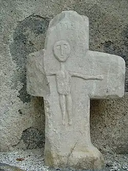 Крест на кладбище