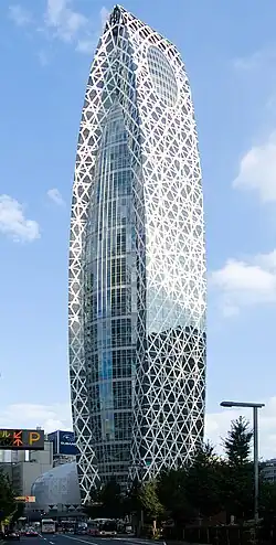 Сетчатая оболочка Mode Gakuen Cocoon Tower, Токио, Япония