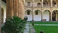 Коллегио Майор де Сантьяго-эль-Себедео. Патио. Саламанка