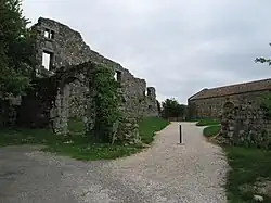 Руины замка