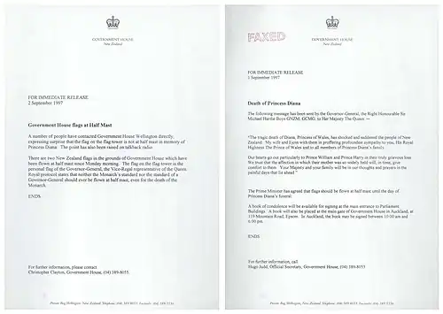 Слева: сообщение Правительства Новой Зеландии о приспуске национального флага в знак траура. Справа: официальное сообщение с соболезнованиями от имени генерал-губернатора Новой Зеландии Майкла Харди Бойза[англ.]