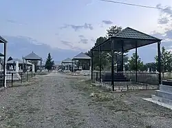 Кладбище села в вечернее время