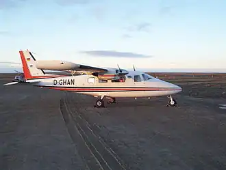 Partenavia P.68 (D-GHAN) в аэропорту Кэмбридж Бэй, Канада.