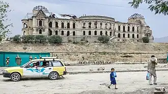 Дворец в августе 2013 года