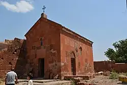 Колокольня XI века рядом с крепостью