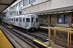 Вагон T1 на станции Davisville