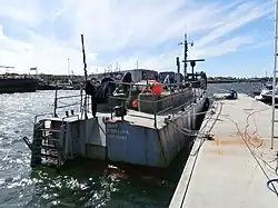 Водолазное судно Deep Explorer готовится к выходу в район поиска, 16 июня 2014 года