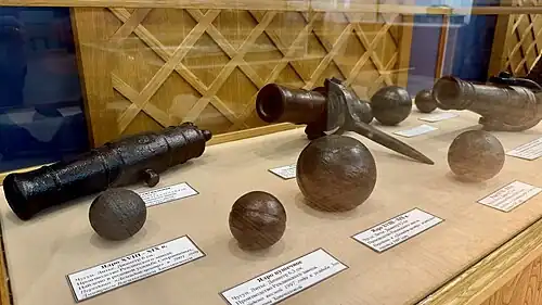 Пушки и снаряды