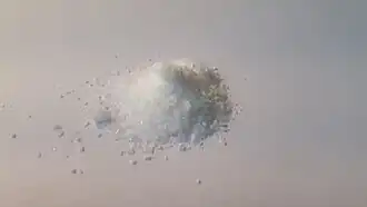 Кристаллы бензоата денатония