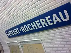 Вывеска с названием станции (зал линии 6).