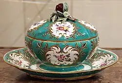 Супница с «росписью в резервах». 1757-1758