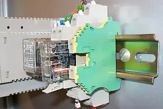 Клеммник на DIN-рейке