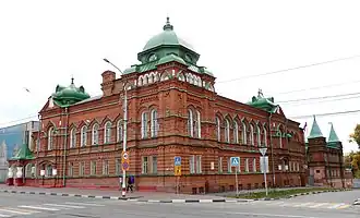 Здание Уездной земской управы и Арестный дом (ныне Дом офицеров, Спасская улица).