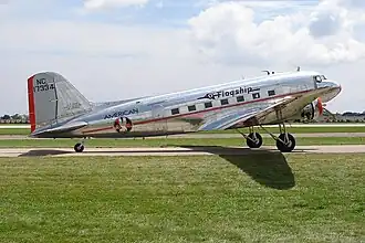 Douglas DC-3 в ливрее American Airlines