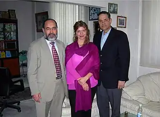 Эхдуиш слева.