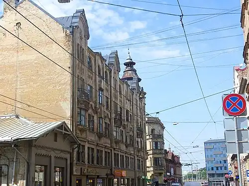 Угловой дом по ул. Дзирнаву, 119