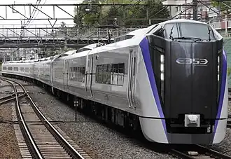 Экспресс серии Е353 «Azusa» между станциями Такао и Сагамико