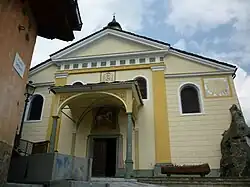 Фасад храма в Антаньо[фр.] (пл. François-Marie Dandrès)