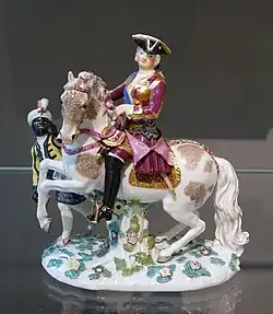 Императрица Елизавета Петровна с арапчонком. 1742—1750. Фарфор, роспись. Модель И. И. Кендлера. Майсенская фарфоровая мануфактура