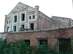 Заброшенная мельница в центре села