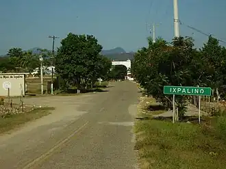 На въезде в посёлок Испалино