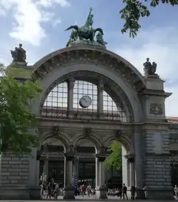 Вход в здание старого вокзала. Фотография 2018 г.