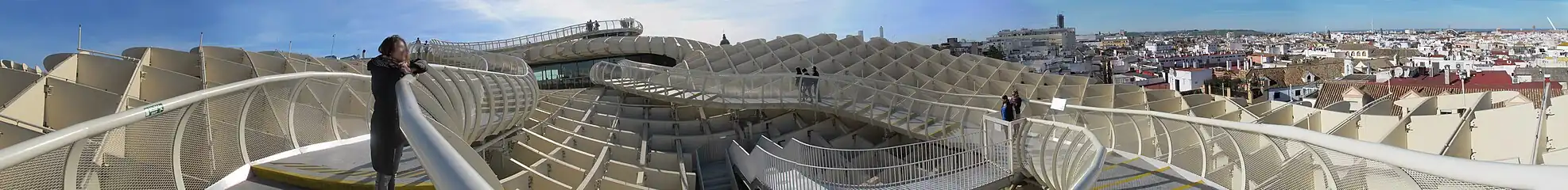 Вид с верхнего этажа