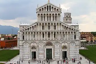 Фасад Пизанского собора