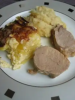 Филе-миньон из свинины с картофелем дофинуа и пюре из сельдерея