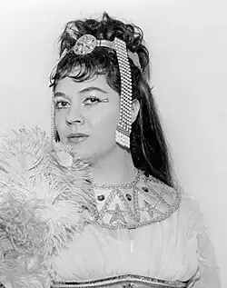 Ф. Коссотто в образе Амнерис(«Ла Скала», 1963)