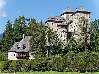 Вид замка с восточной стороны