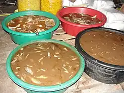 Рыбный соус на рынке во Вьентьяне, Лаос