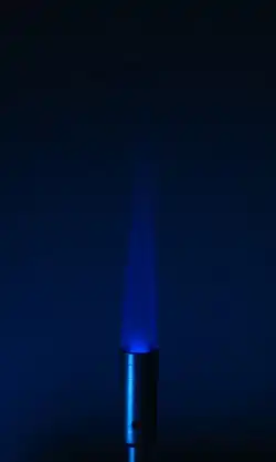 То же через кобальтовое синее стекло