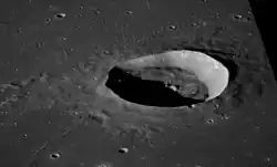 Снимок кратера Флемстид с борта Аполлона-12.