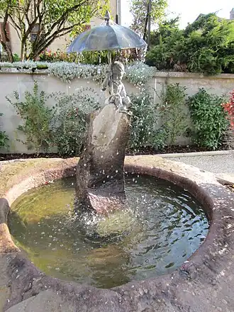 Фонтан в центре Лиронвиля