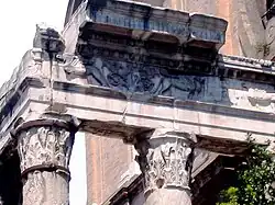 Деталь антаблемента