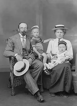 Семейство Асов (Asow), 1914