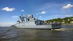 «Северный Рейн-Вестфалия» (F223) - вид на корму