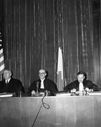 Слева направо:судьи Международного трибунала в Нюрнберге Д.Паркер (США), А. Доннедьё де Вабр (Франция) и Р.Фалько