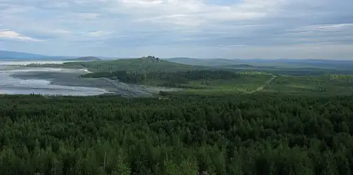 В районе горы Большая Луковая (в центре на дальнем плане, 2008)