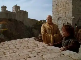 Тирион и Варис готовятся к битве при Черноводной.