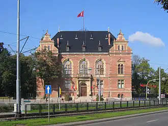 Фасад здания, 2008 год