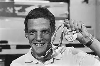 Герард Нейбур с золотой медалью чемпиона Европы 1982 года