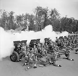 Праздничный салют 3-го полка конной артиллерии на Параде Победы в Берлине